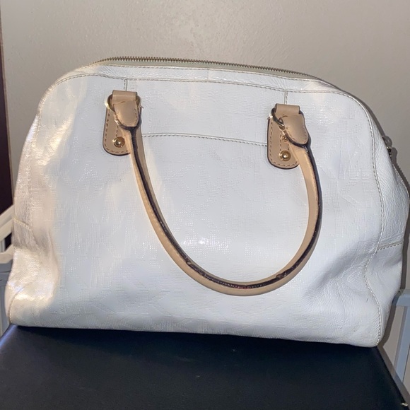 Michael Kors patent leather handbag - Picture 2 of 6